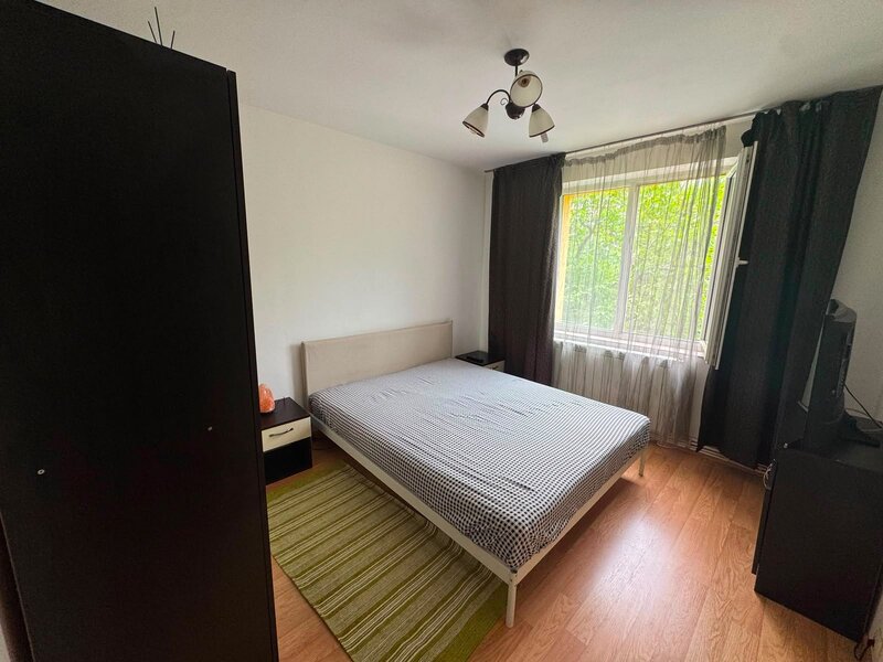 Titan, C. Georgian apartament 3 camere de vanzare 2 bai centrala proprie