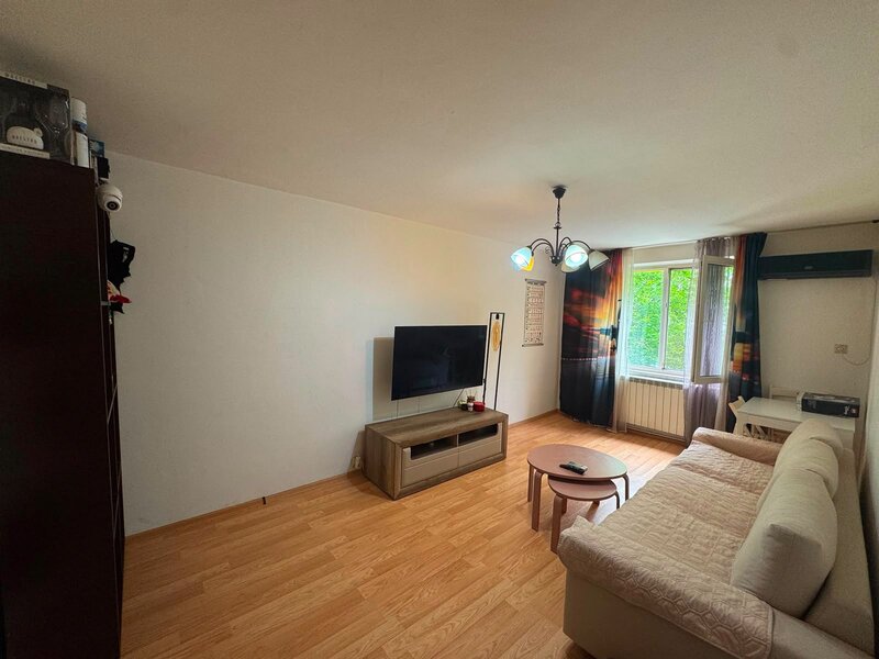 Titan, C. Georgian apartament 3 camere de vanzare 2 bai centrala proprie